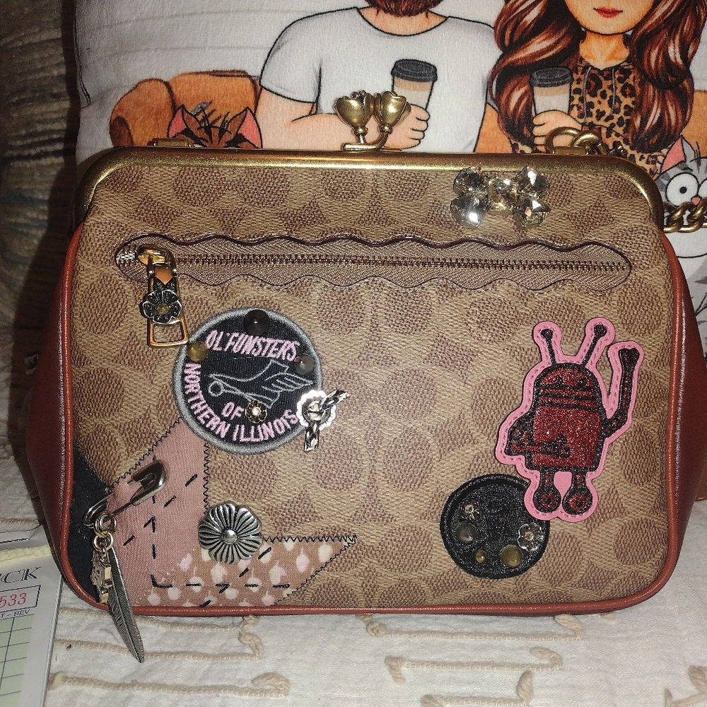 Coach Keith Harring HTF kisslock